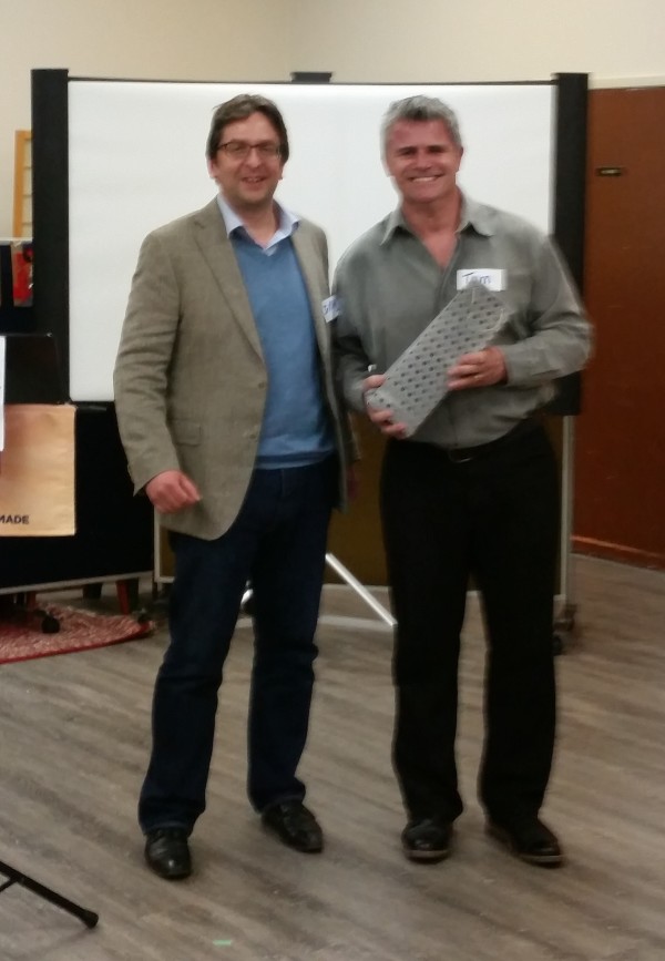 Jeffrey our President presenting Tom Everitt with a bottle of wine!